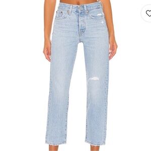 Levi’s wedgie straight jeans light wash